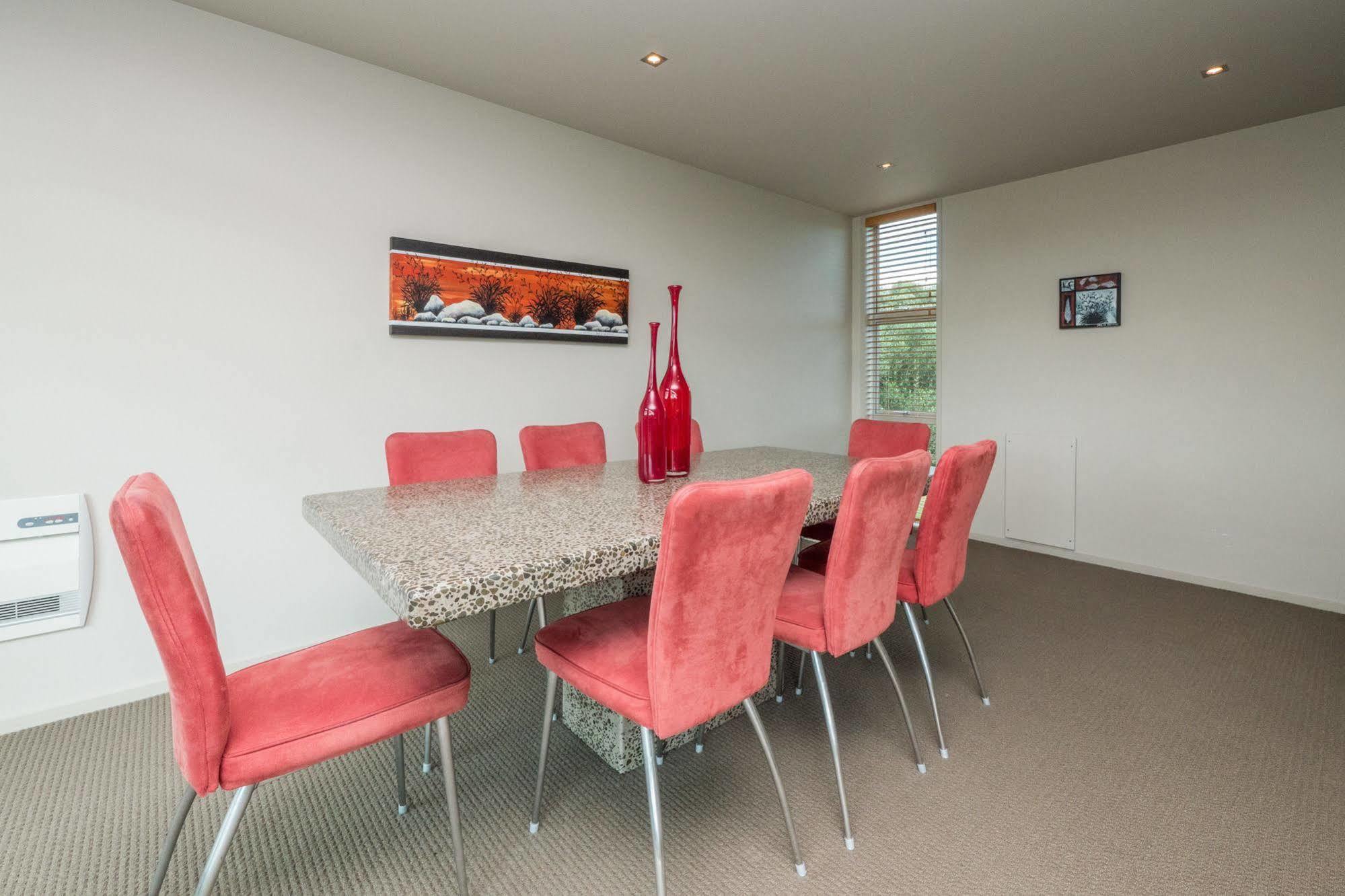 One Burgess Hill Aparthotel New Plymouth Buitenkant foto