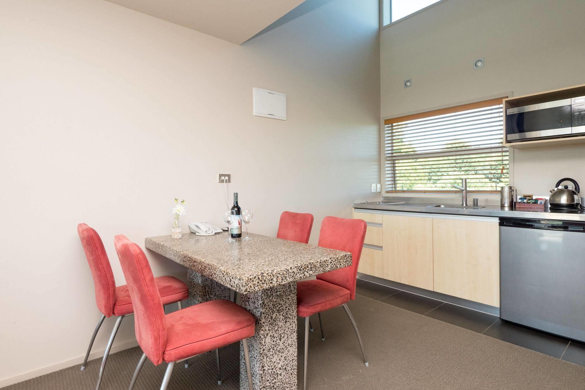 One Burgess Hill Aparthotel New Plymouth Buitenkant foto